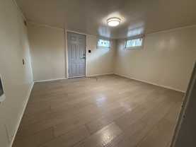 303 Ne Ash Ave #B - Photo 1 of 1