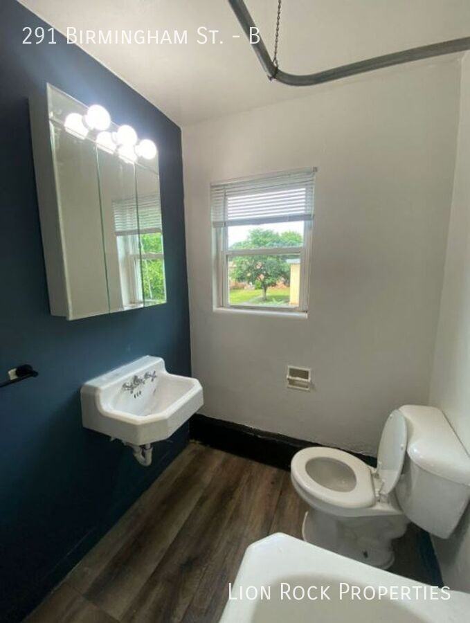 291 Birmingham St #B - Photo 3 of 18