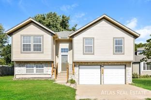 1912 Ne Gatewood Dr - Photo 1 of 1