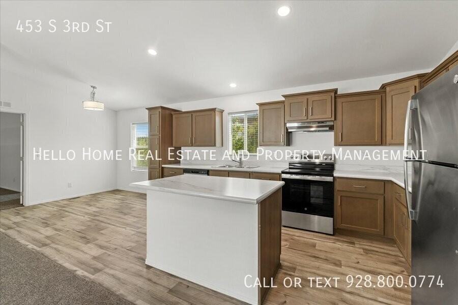 453 S 3rd St - Photo 2 of 18