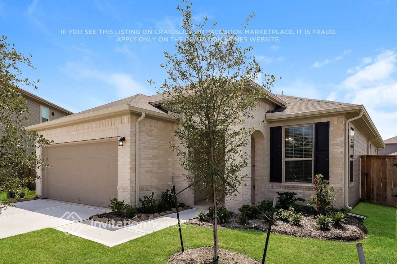 16326 Vivid Creek Court - Photo 2 of 17