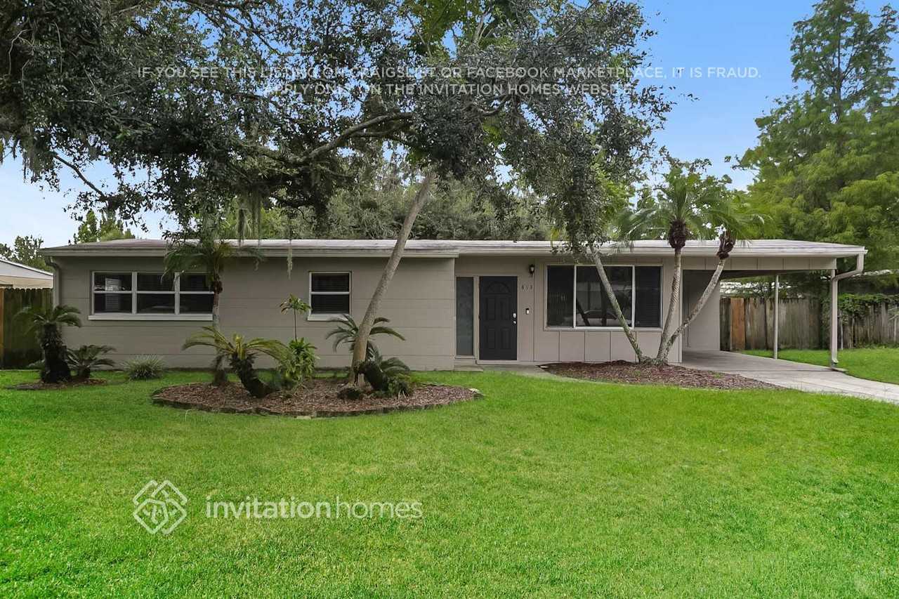 813 E River Dr - Photo 2 of 17