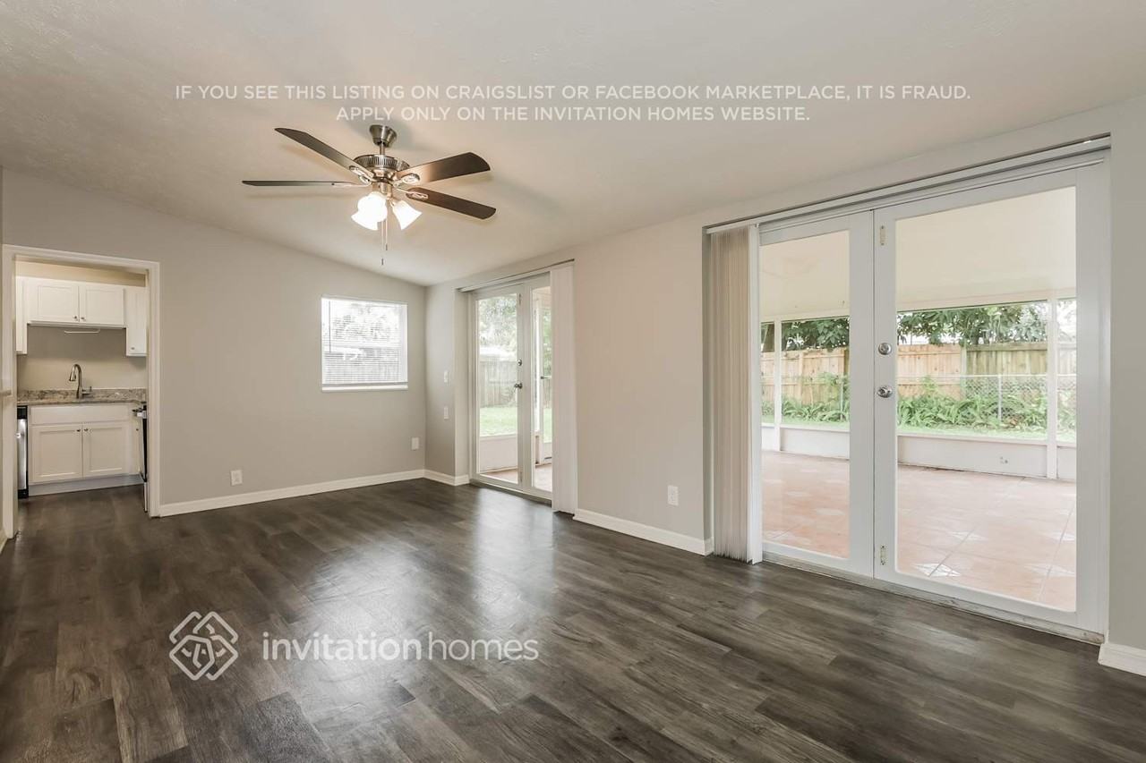 813 E River Dr - Photo 5 of 17