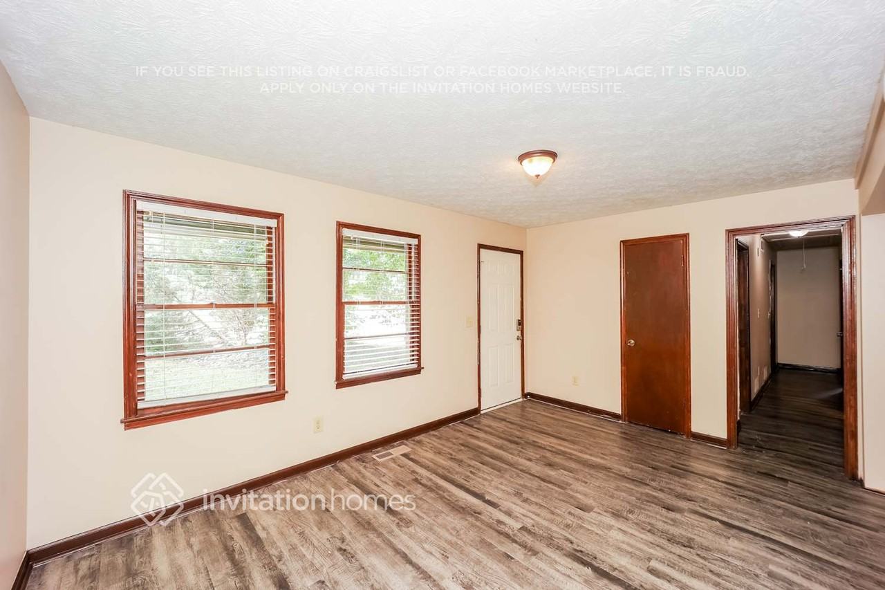 7290 Hollyhock Dr - Photo 4 of 17