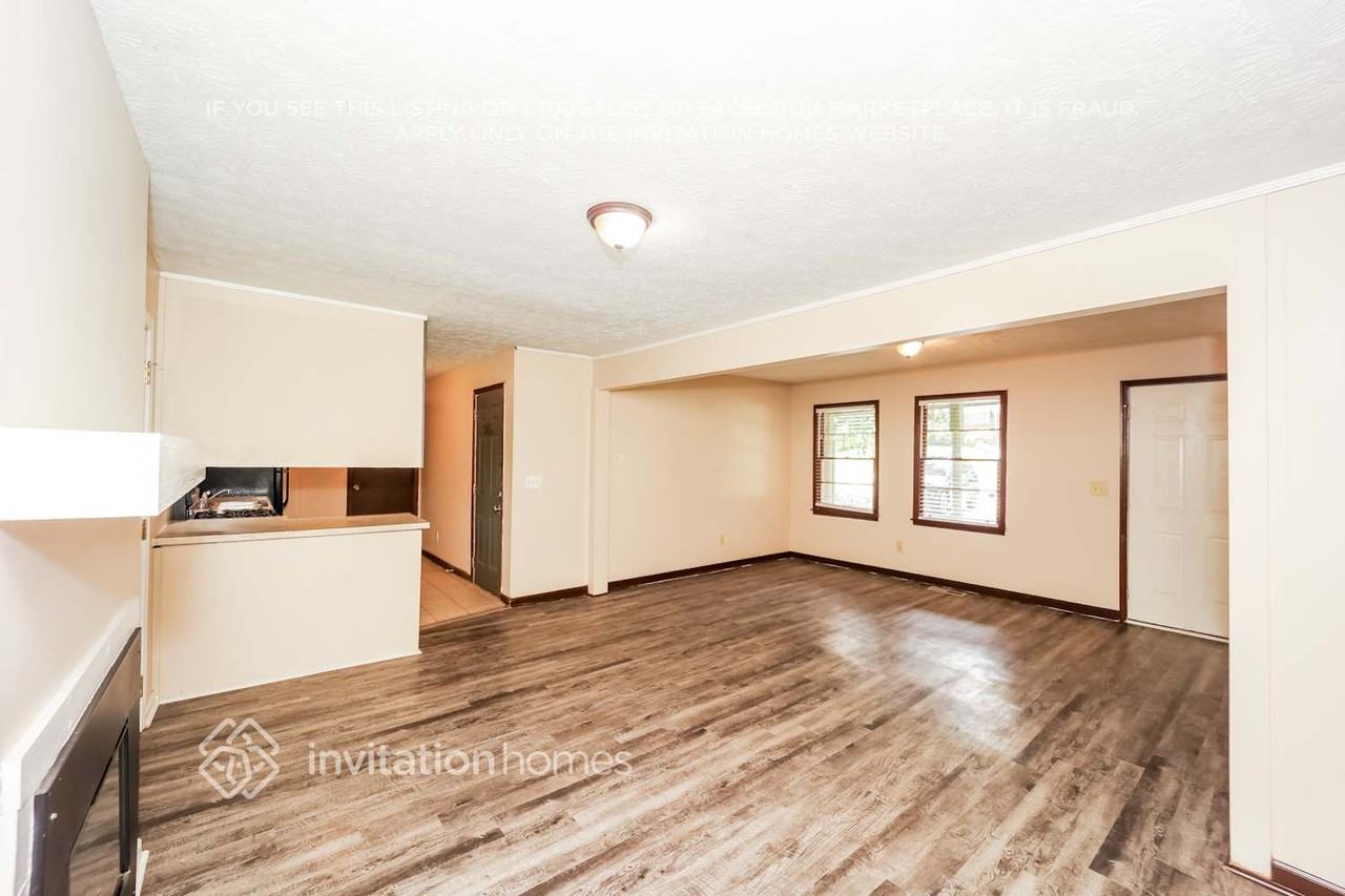 7290 Hollyhock Dr - Photo 6 of 17