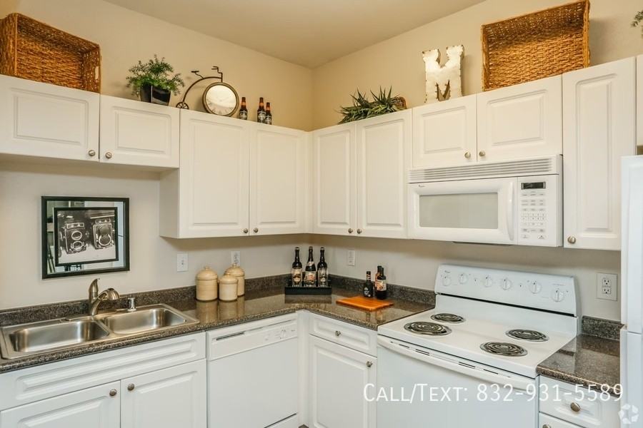 999 White St #EAMH - Photo 2 of 15