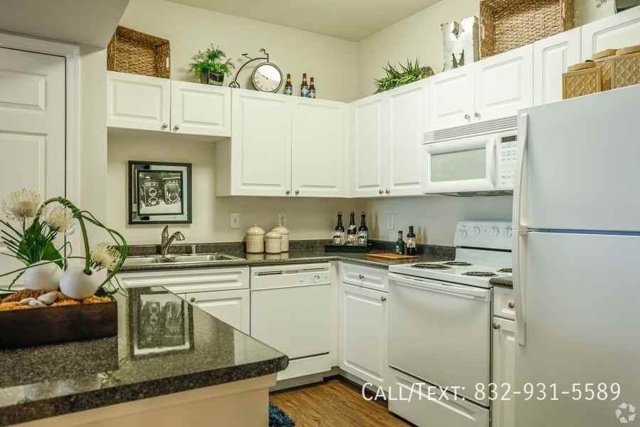 999 White St #EAMH - Photo 4 of 15