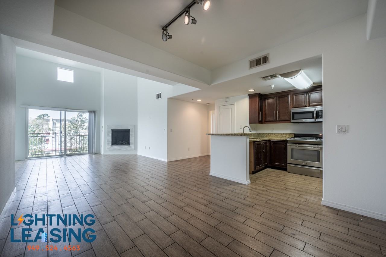 11924 Kling St #311D - Photo 6 of 22