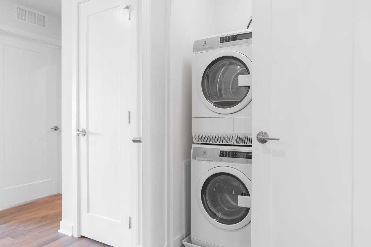 Graduate Pointe - Photo 3 of 50