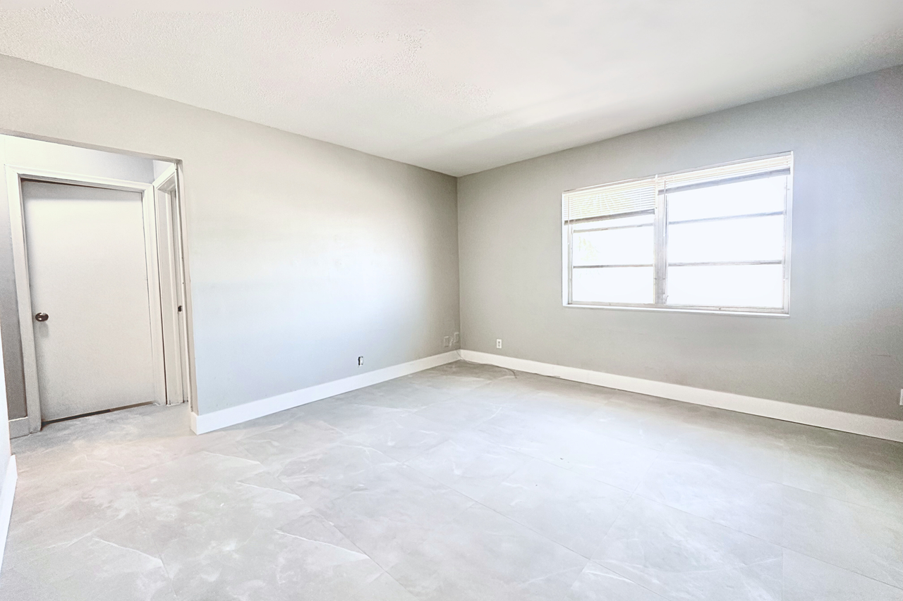 1007 W. Prospect Road - Photo 4 of 49