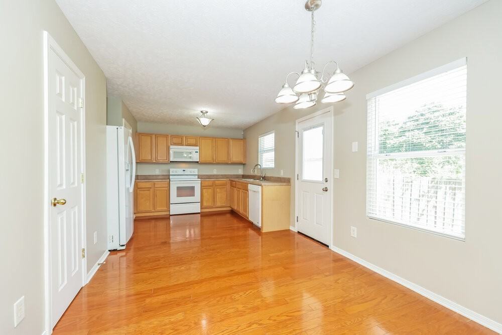 2694 Sutherland Dr - Photo 6 of 17