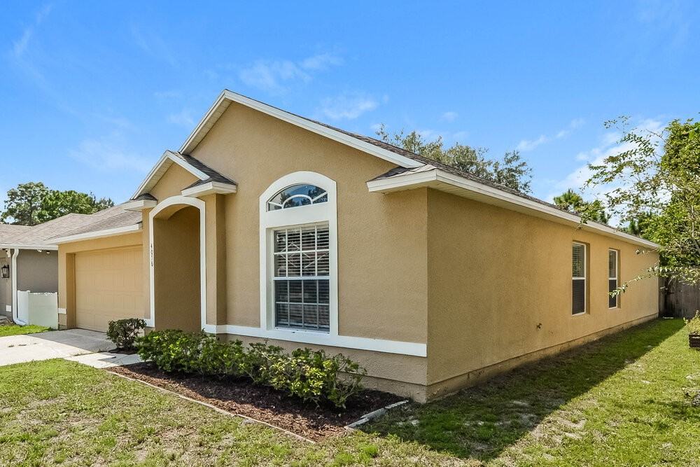 4056 Forest Island Dr - Photo 3 of 16