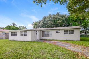6210 Nw 13th St - Photo 1 of 1