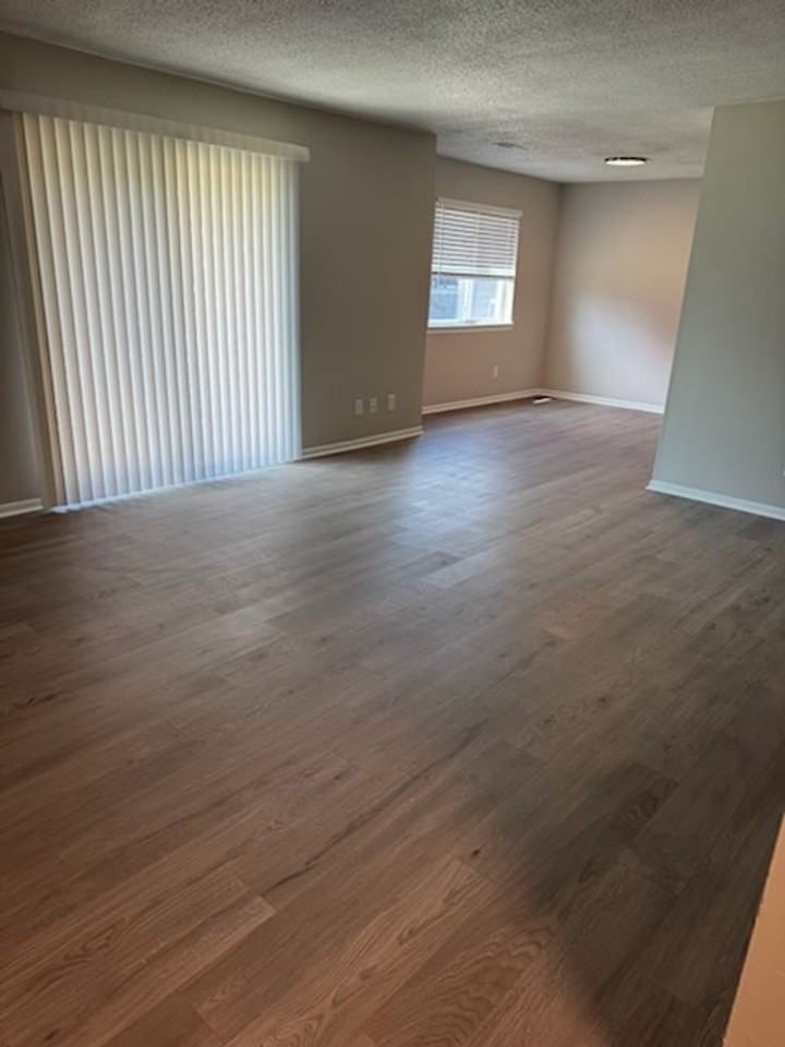 Windchase Flats & Townhomes - Photo 4 of 16