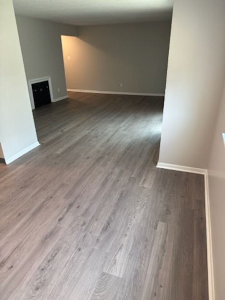 Windchase Flats & Townhomes - Photo 5 of 16