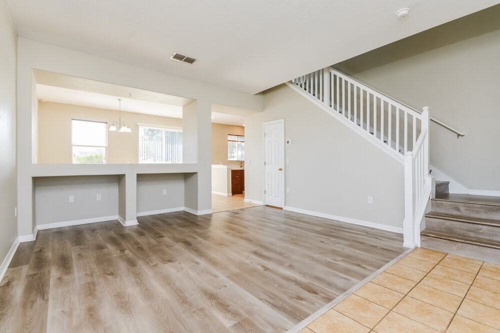 1007 N Platte Way - Photo 5 of 17