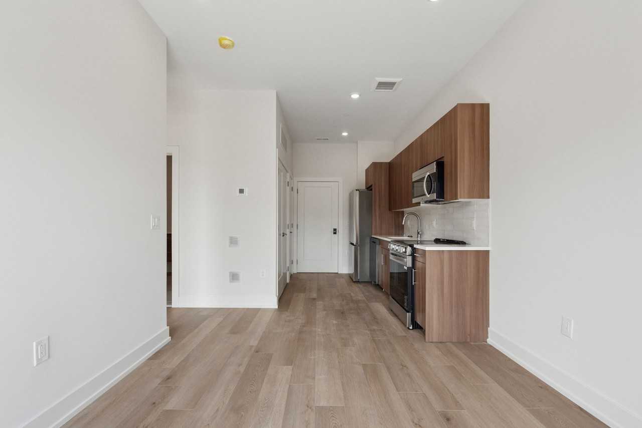 The Archer - Photo 3 of 50