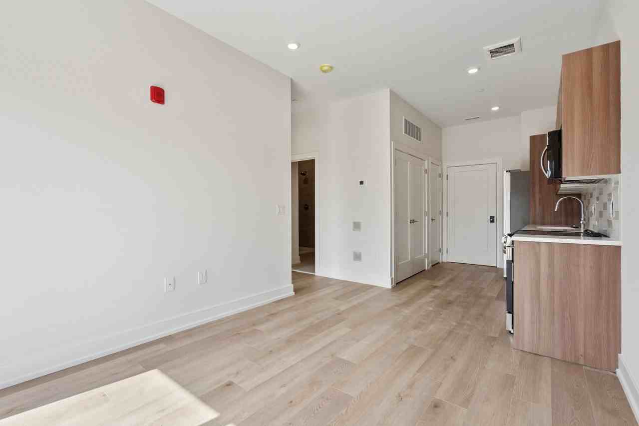 The Archer - Photo 4 of 50