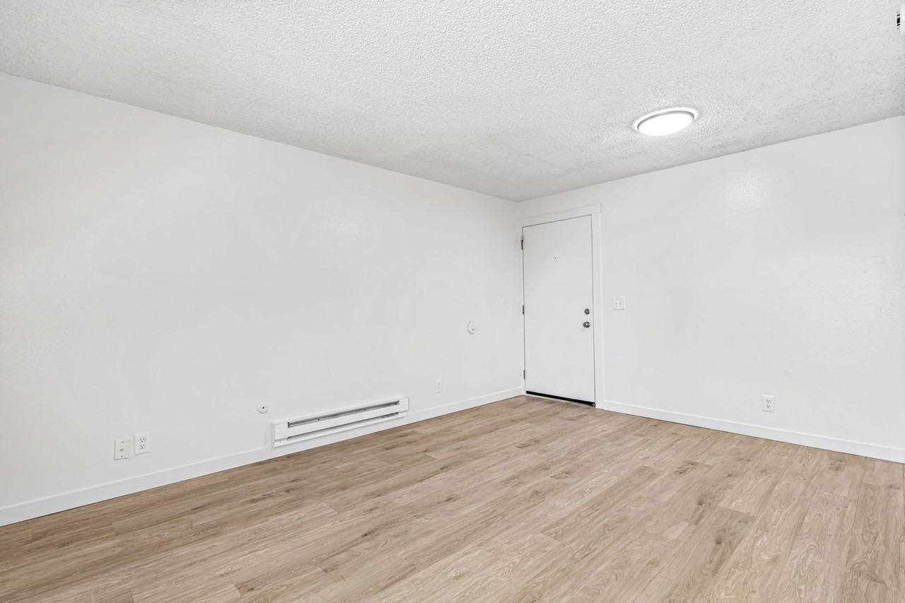 Roosevelt Apartments - Photo 4 of 29