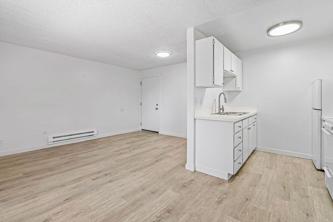 Roosevelt Apartments - Photo 7 of 29