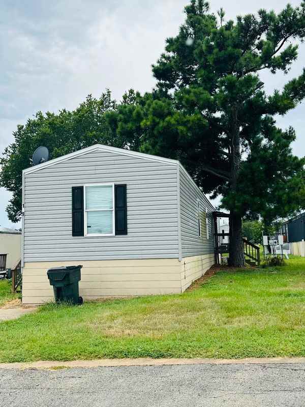 139 Neches Drive - Photo 2 of 11