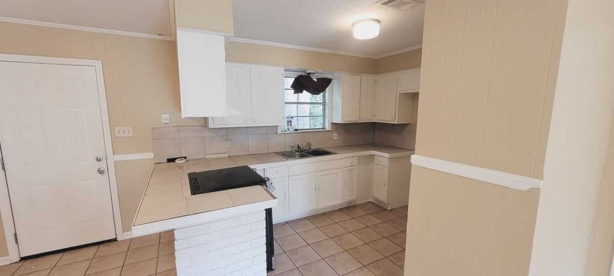 5710 Benson Drive - Photo 7 of 27