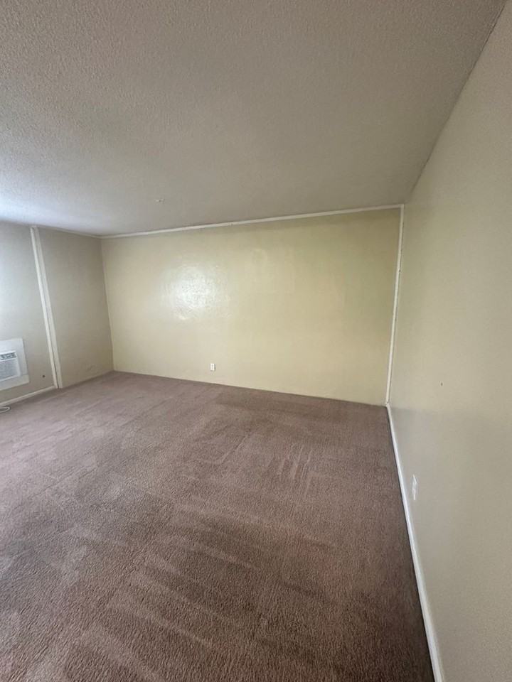 100 Lankford Cir - Photo 3 of 9