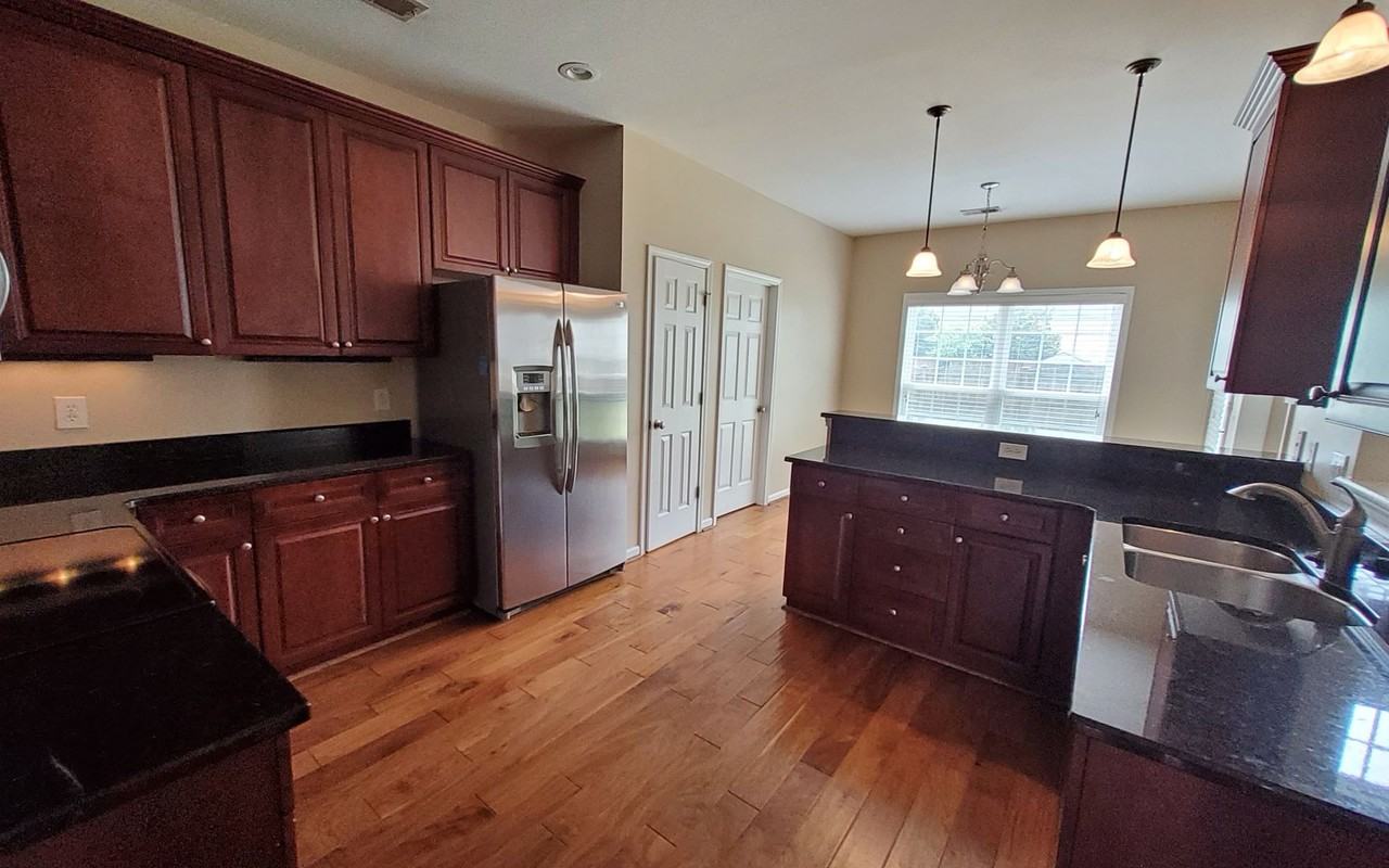 600 Brutsch Ave - Photo 5 of 17
