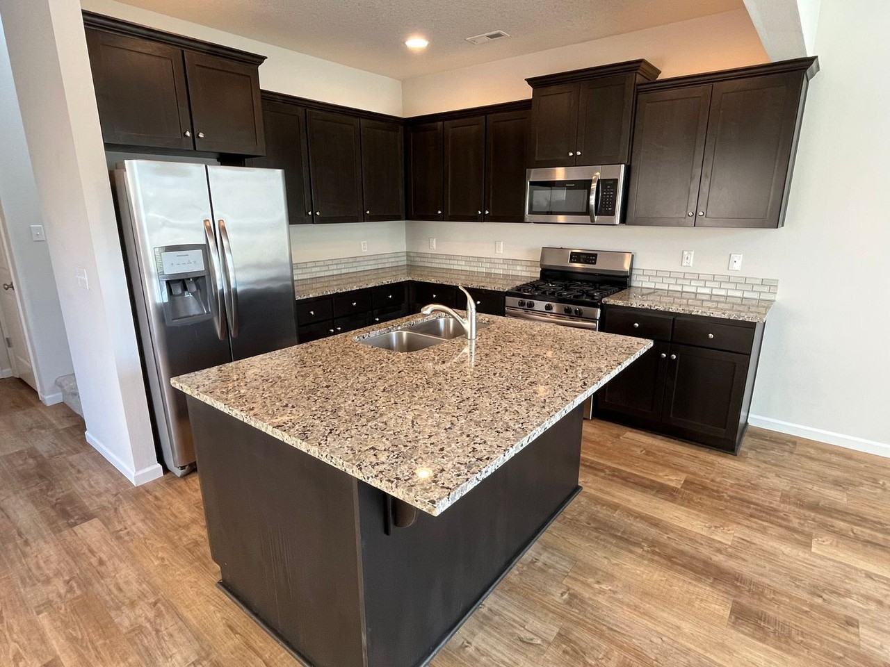 20582 Se Cameron Ave - Photo 4 of 22