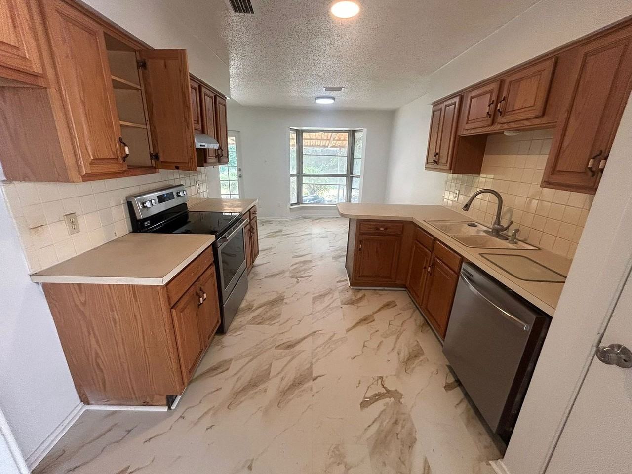 601 Brian Dr - Photo 5 of 13