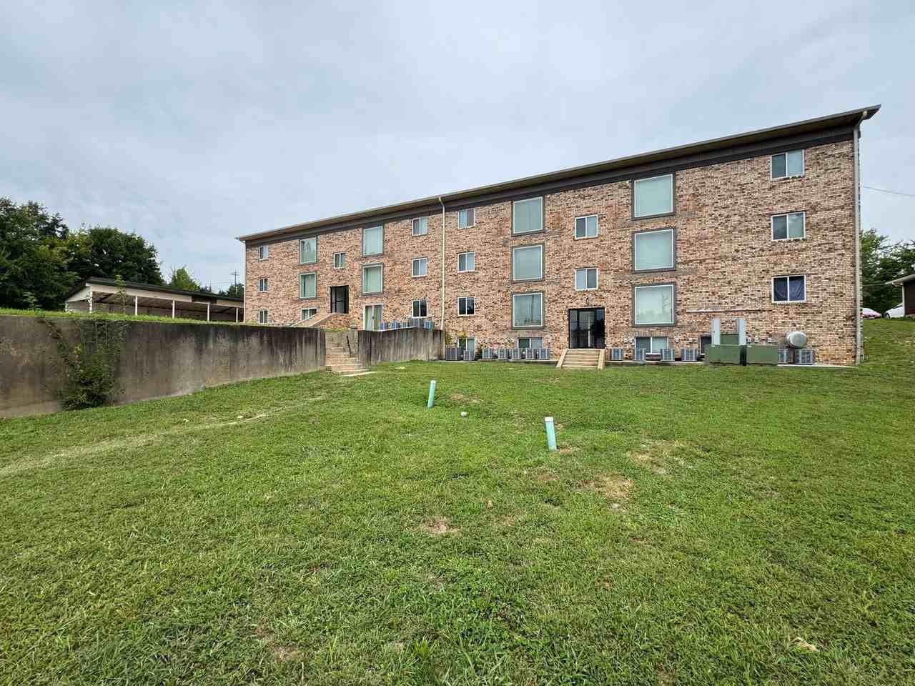 291 Vickie Lynn - Photo 4 of 40