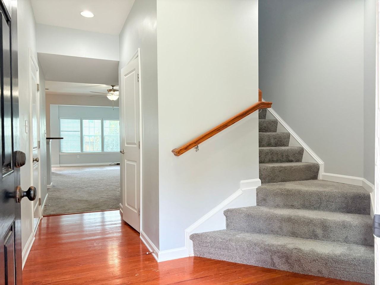 104 Riva Ct - Photo 2 of 11