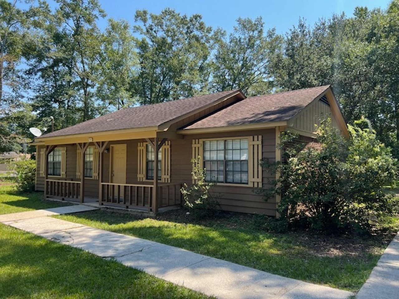 2707 Yorkshire Rd - Photo 2 of 18