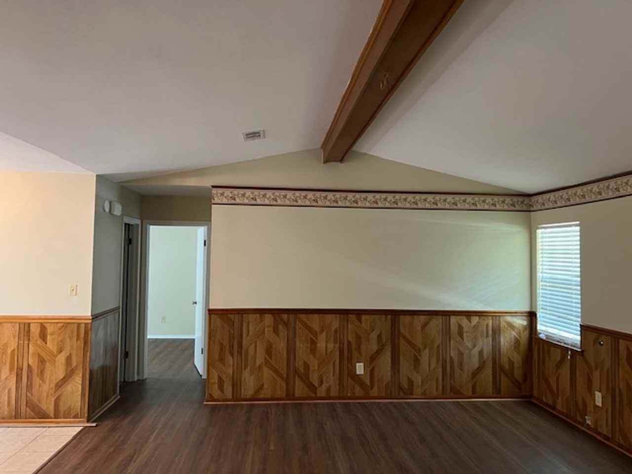 2707 Yorkshire Rd - Photo 4 of 18