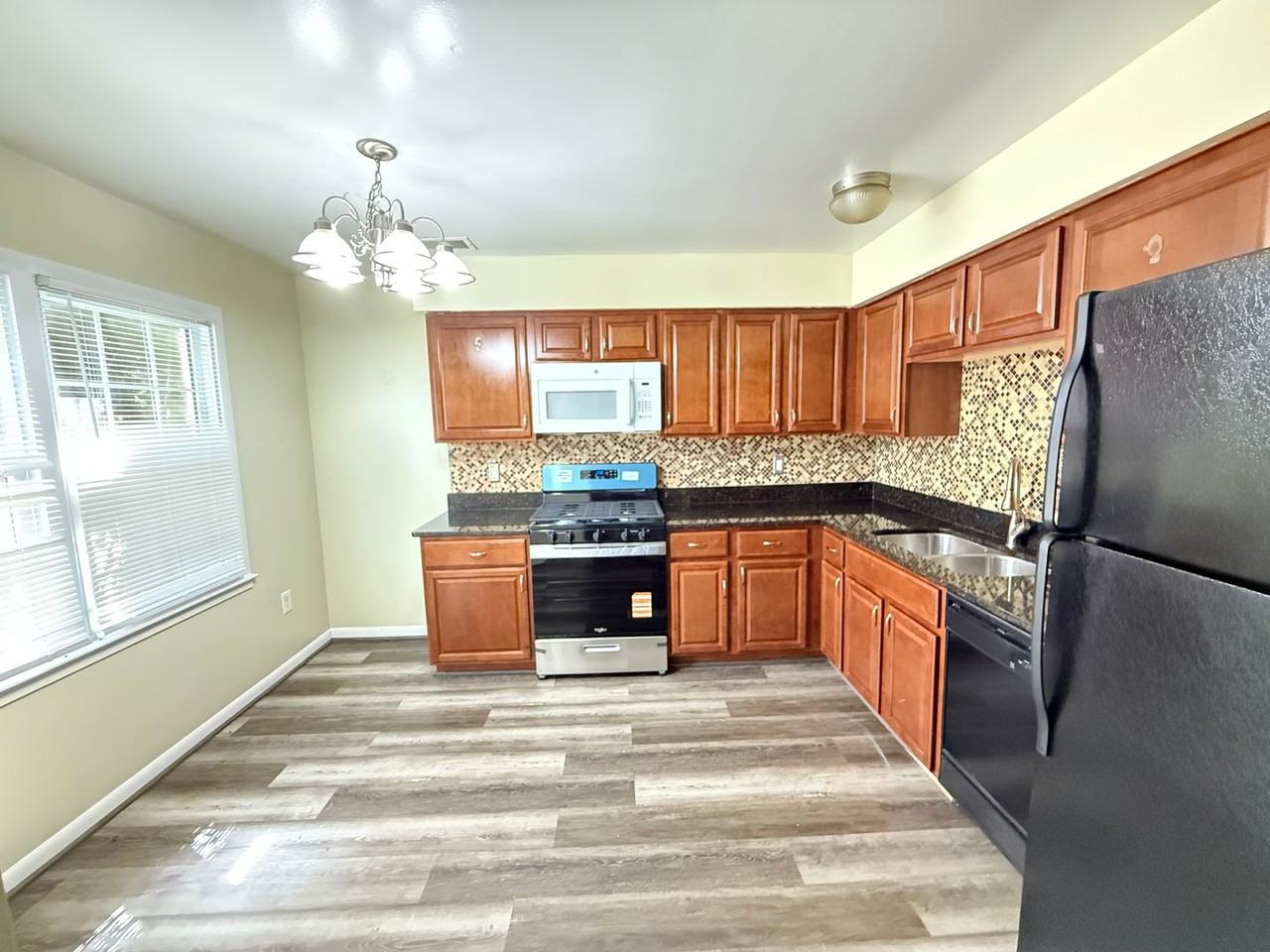 4306 Eileen Ct - Photo 2 of 17
