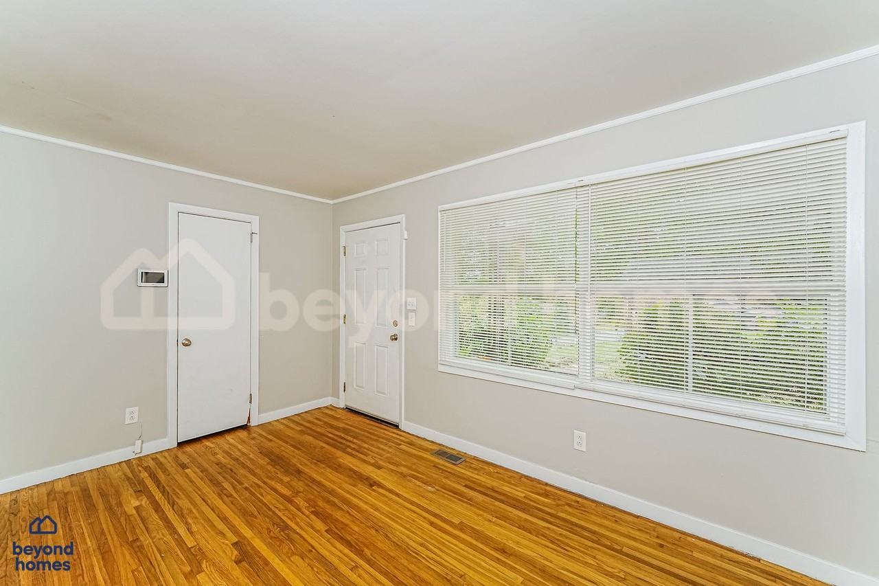 1317 Hatfield Ln - Photo 5 of 30