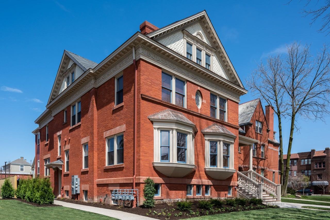 318 West 6th Street - Photo 4 of 12