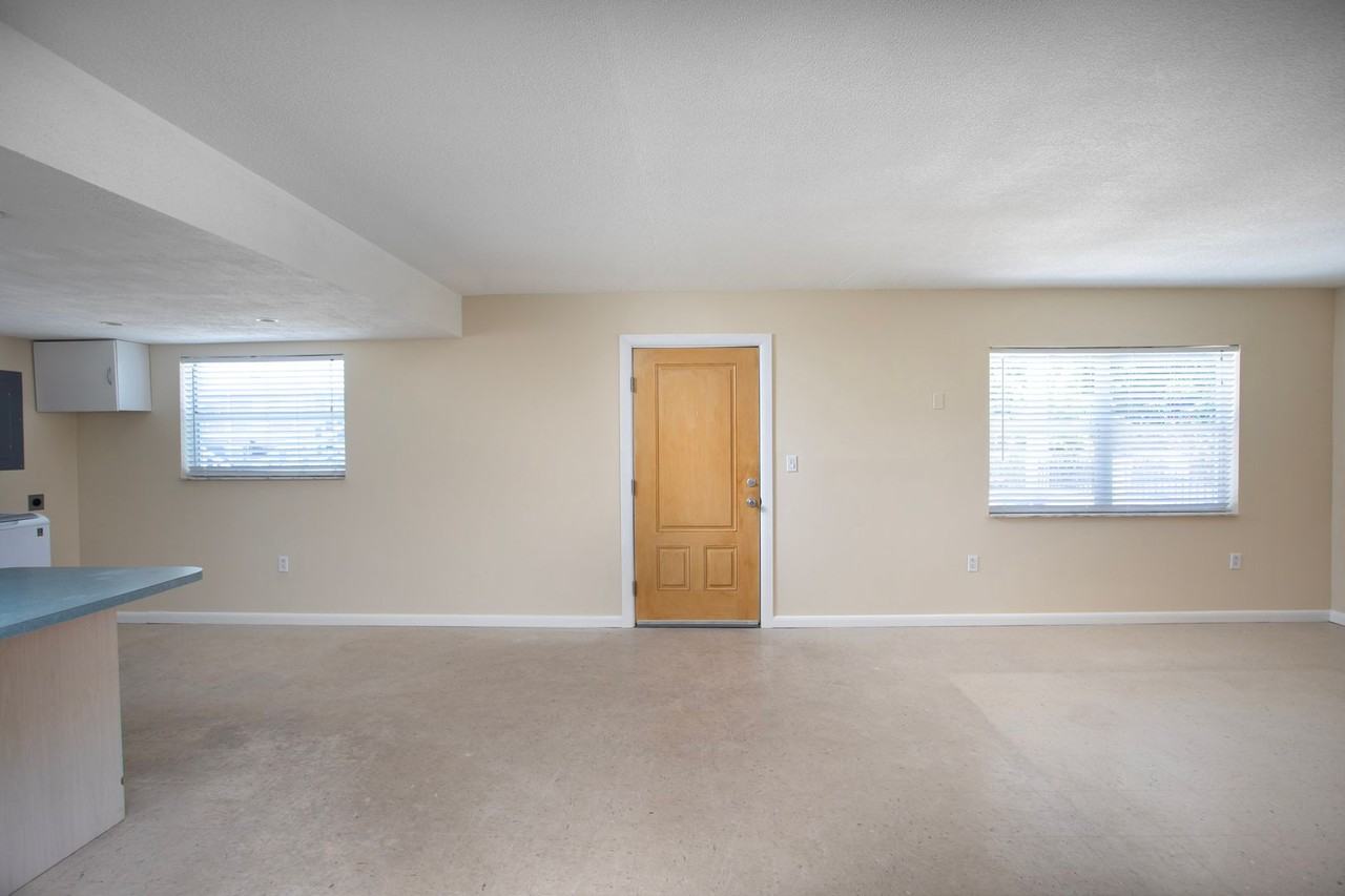 16 Aquamarine Dr #1 - Photo 5 of 13