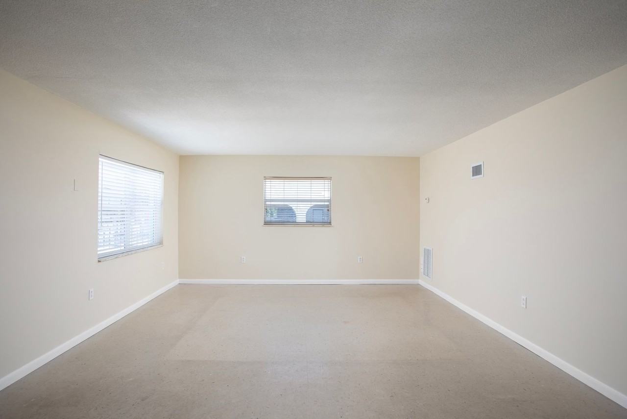 16 Aquamarine Dr #1 - Photo 6 of 13