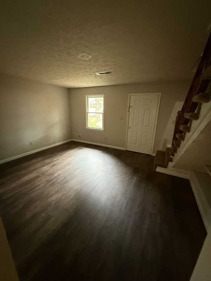 325 Leafmore Rd Sw - Photo 6 of 11