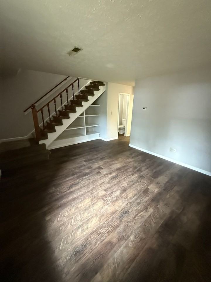 325 Leafmore Rd Sw - Photo 7 of 11