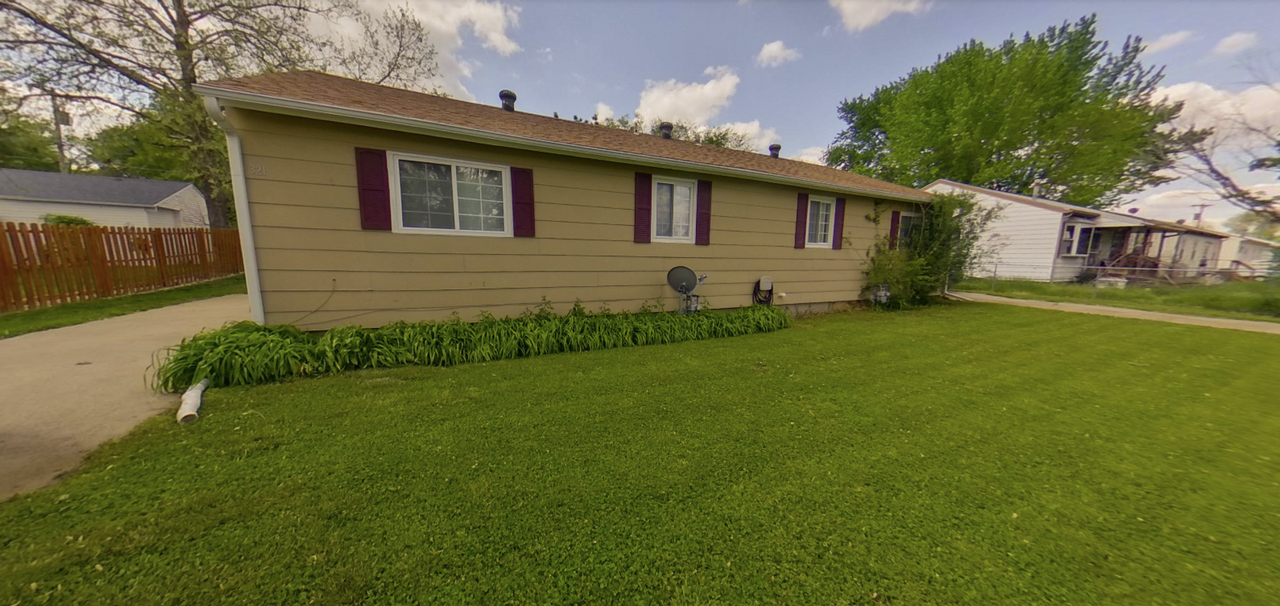 319 8th St - Photo 2 of 11