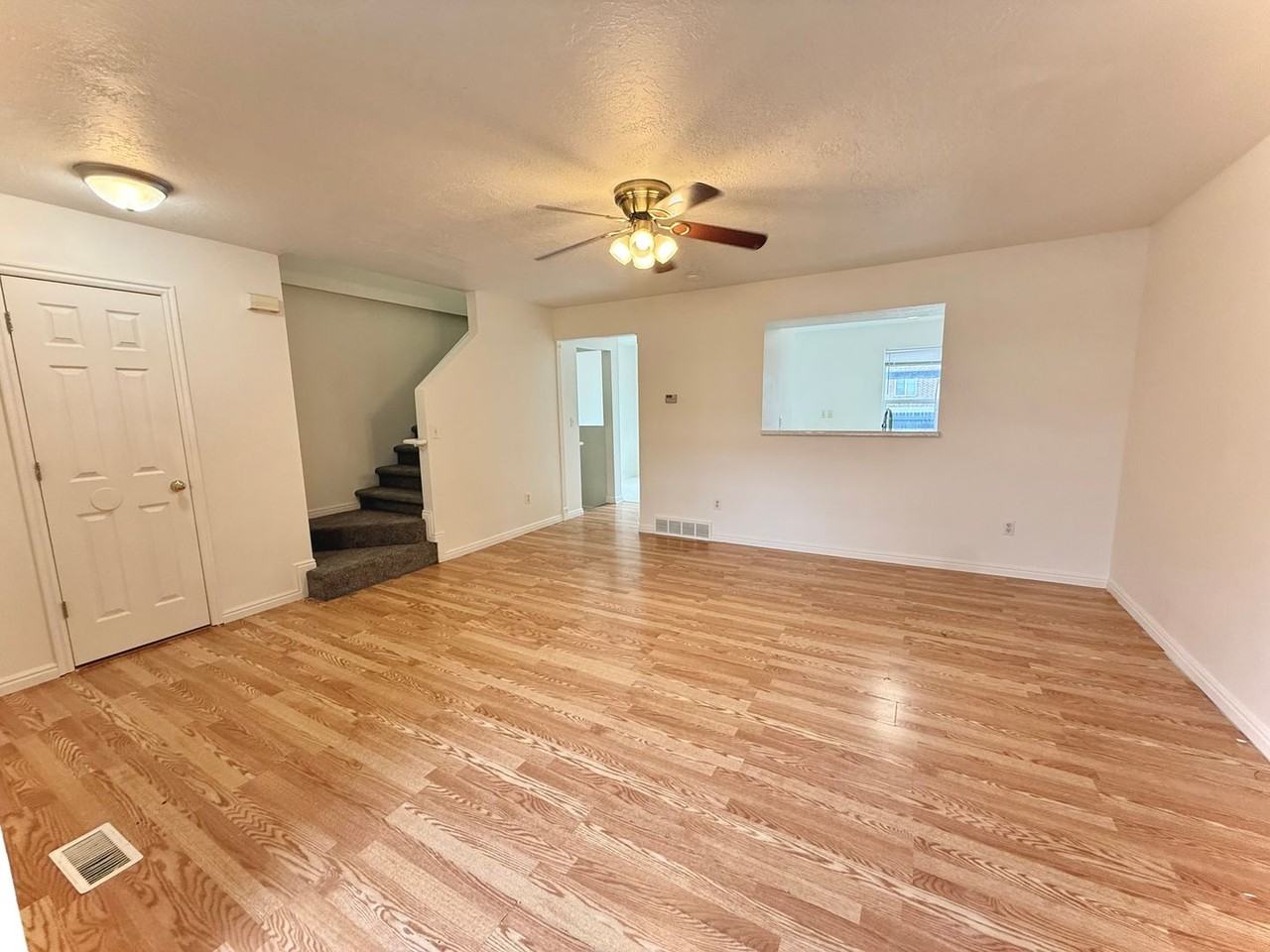 533 S 450 E - Photo 2 of 22