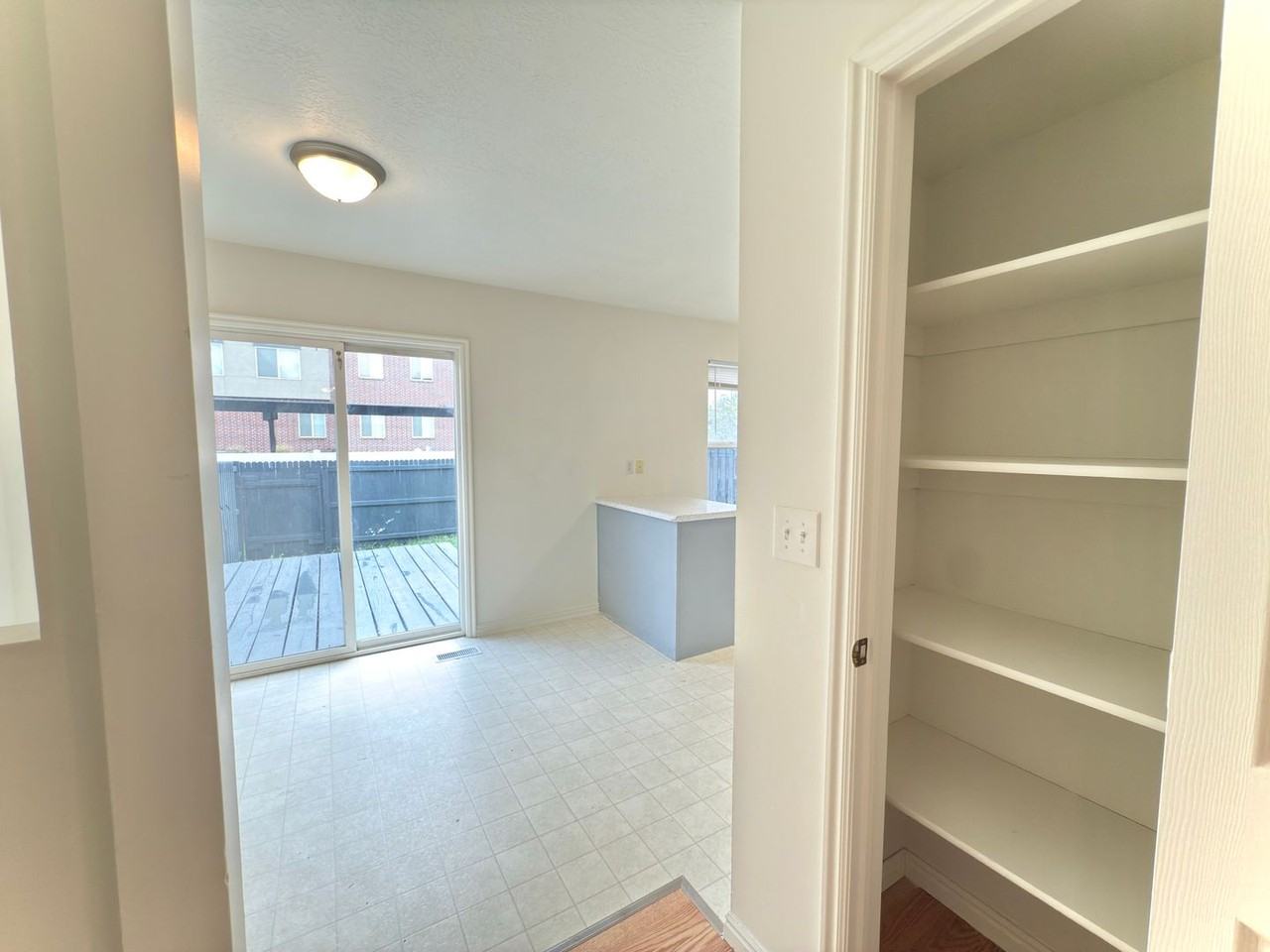 533 S 450 E - Photo 5 of 22