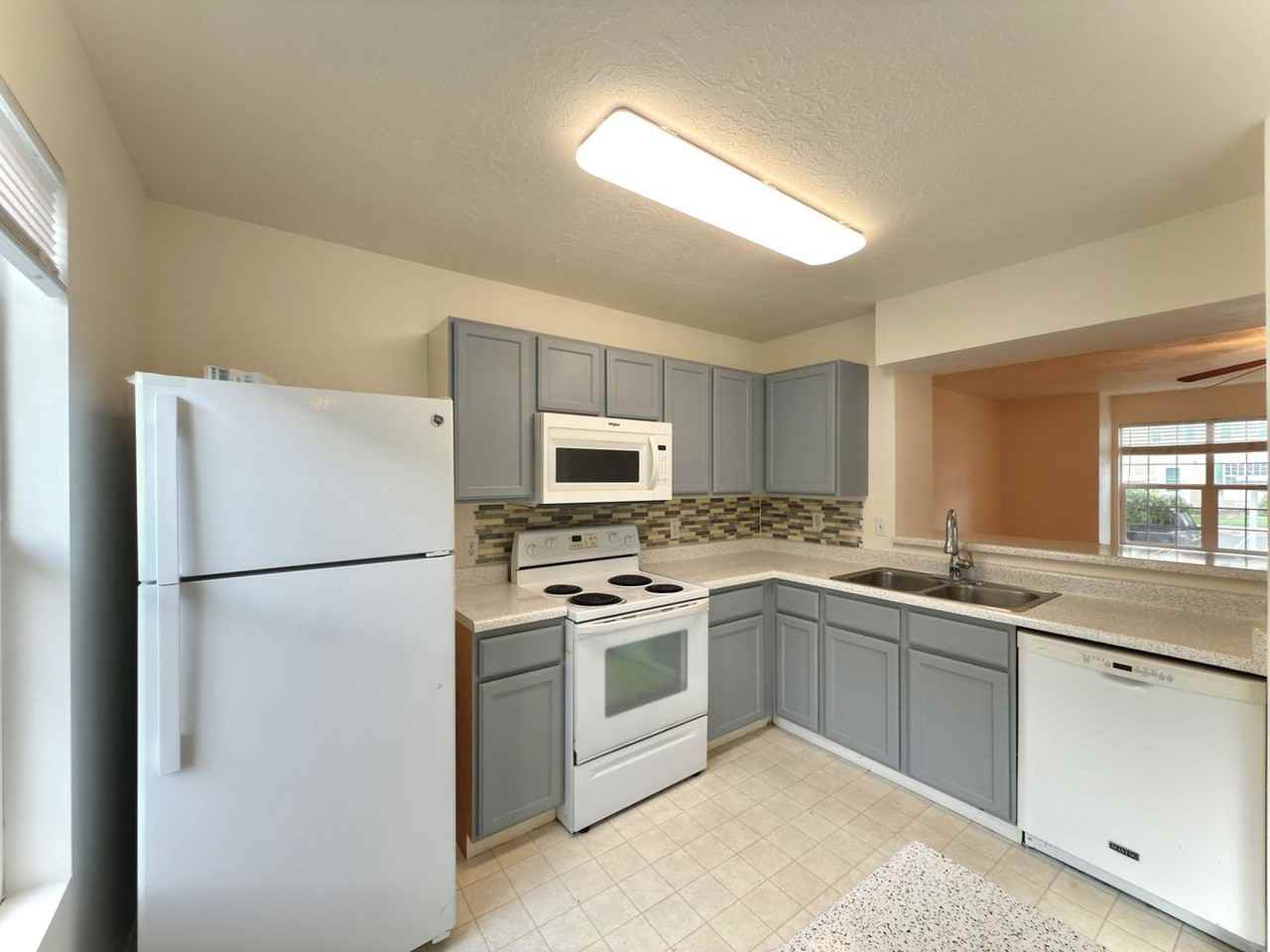 533 S 450 E - Photo 7 of 22