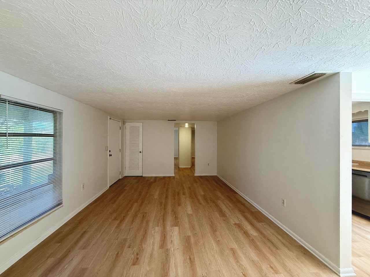 3403 Old Oak Dr - Photo 4 of 17