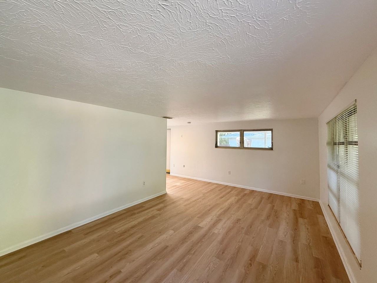 3403 Old Oak Dr - Photo 5 of 17