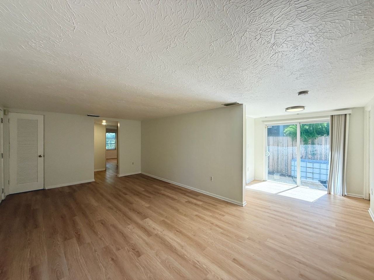 3403 Old Oak Dr - Photo 6 of 17