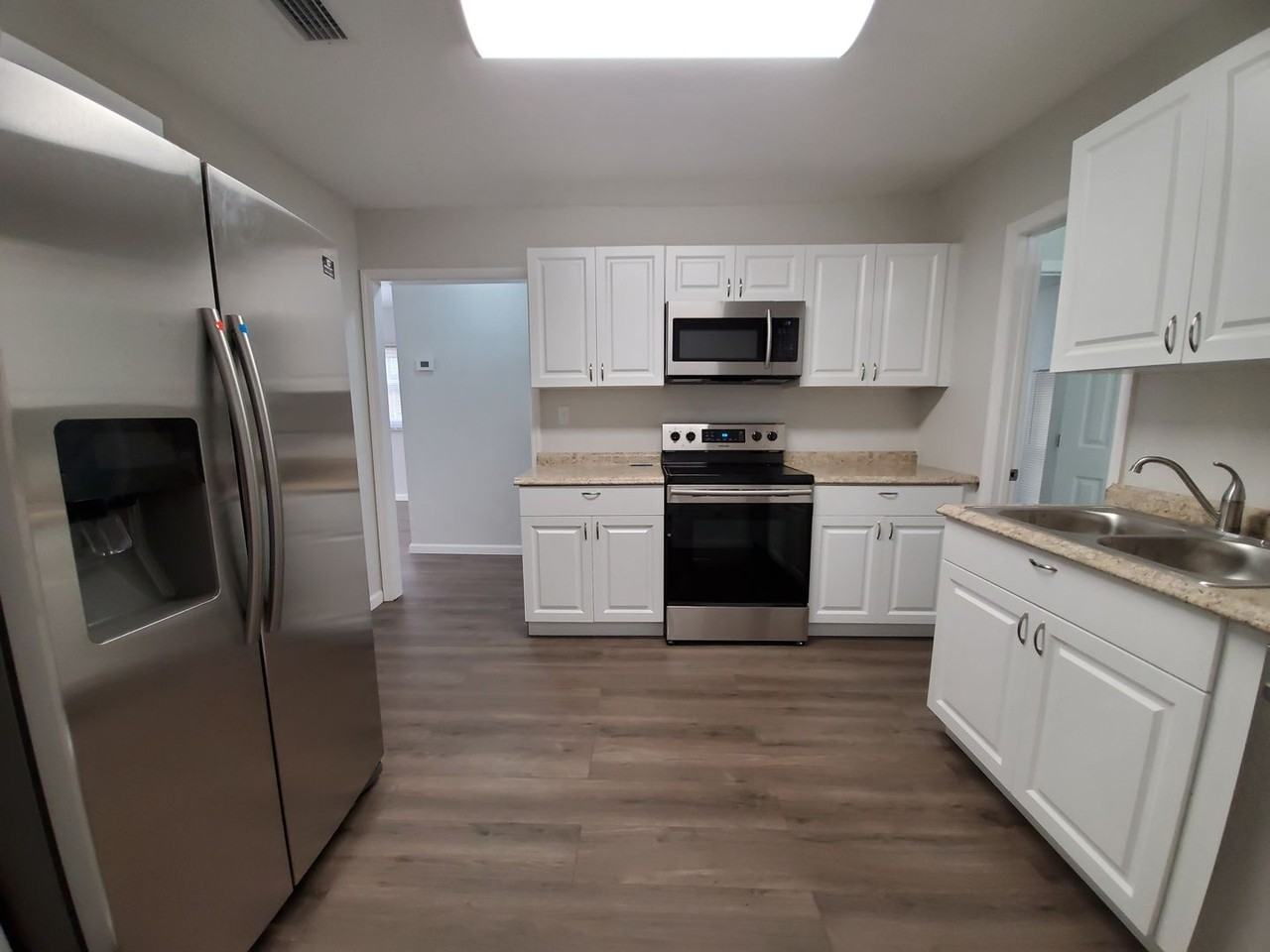 411 12th Avenue East - Photo 3 of 17