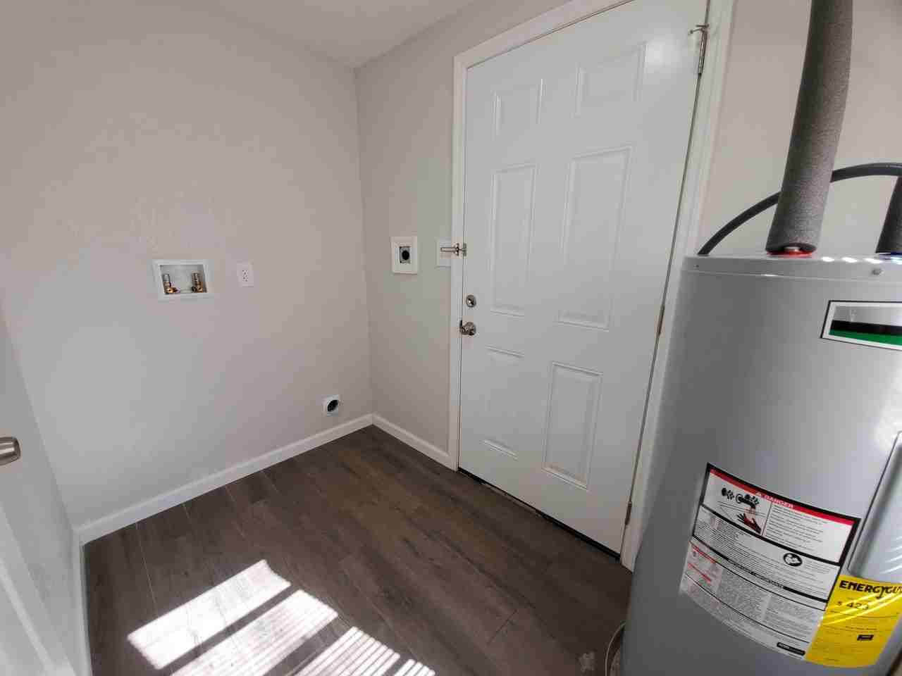 411 12th Avenue East - Photo 5 of 17